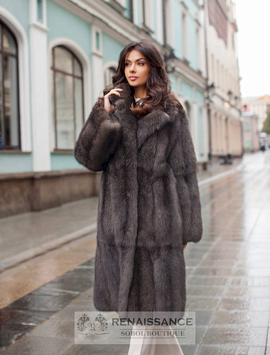Стильное пальто из баргузинского соболя