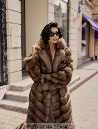 Пальто из баргузинского соболя с английским воротником в диагональной раскладке