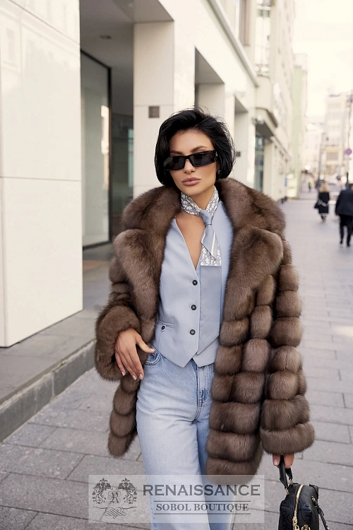 Короткая шуба автоледи из баргузинского соболя