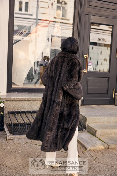 Классическая шуба из аукционного седого соболя, Москва, Пальто