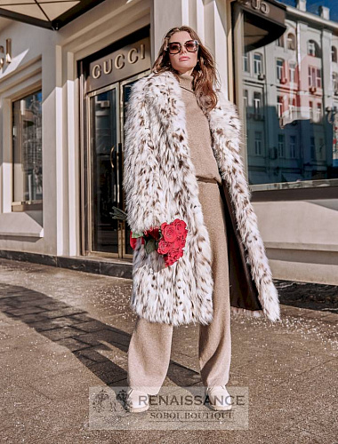 Эффектное пальто из меха рыси