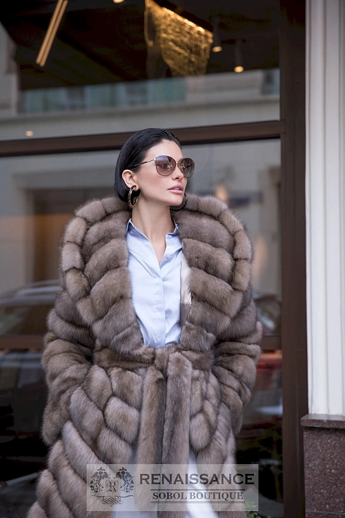 Шуба из баргузинского соболя с капюшоном