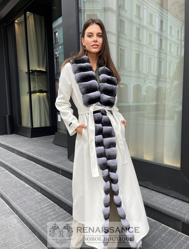 Роскошное пальто из кашемира Loro Piana с шиншиллой