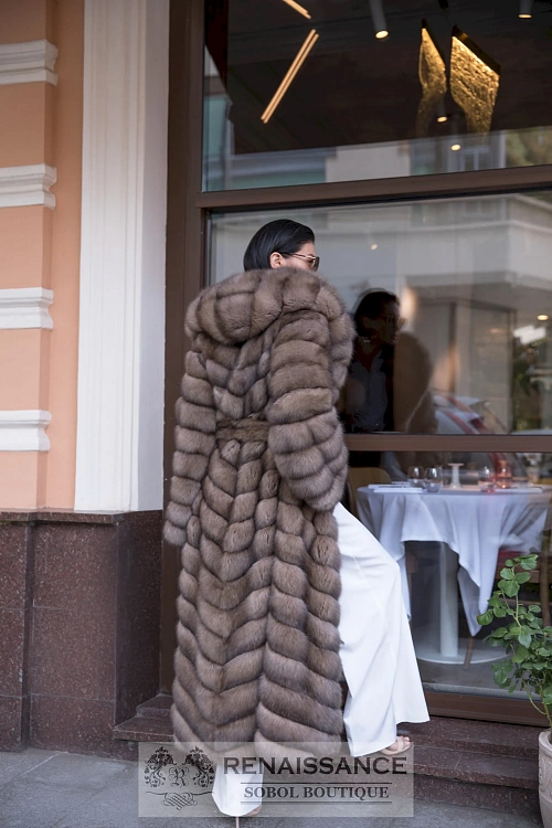 Шуба из баргузинского соболя с капюшоном