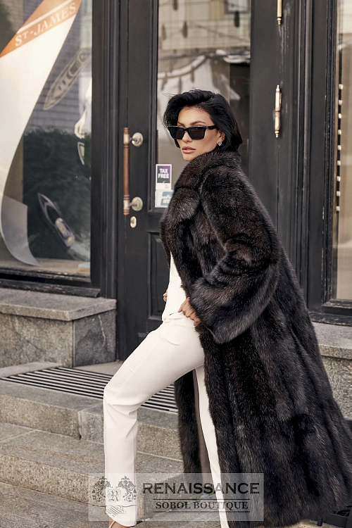 Длинное пальто из седого баргузинского соболя