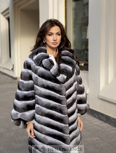 Манто с английским воротником из меха шиншиллы