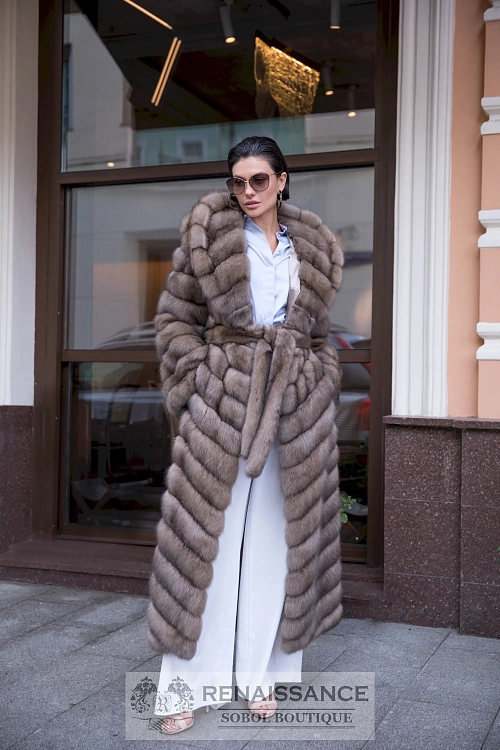 Шуба из баргузинского соболя с капюшоном