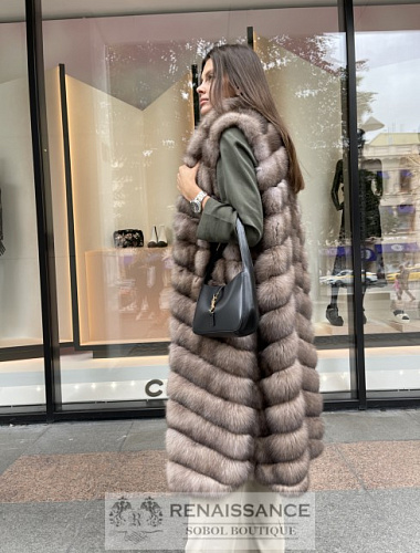 Стильный жилет из соболя