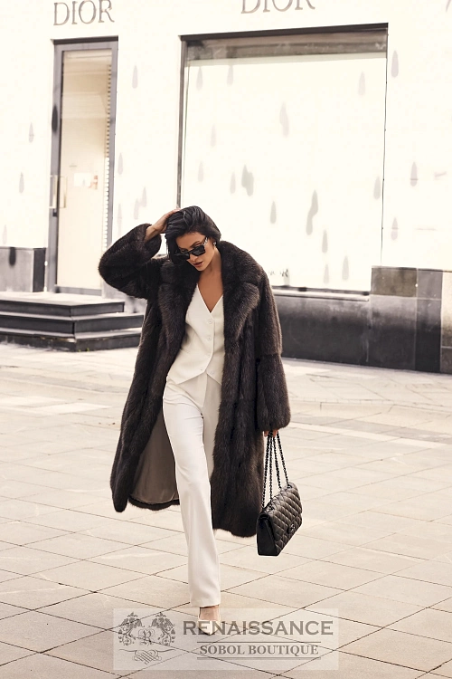 Классическая шуба из аукционного седого соболя, Москва, Пальто