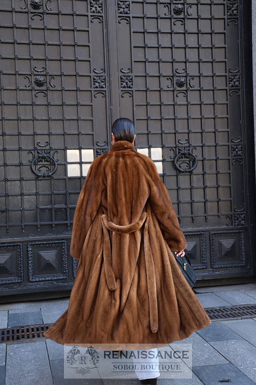 Классическая шуба из меха норки