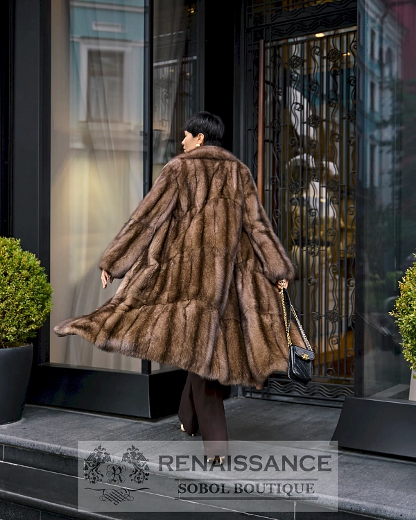 Классическая шуба из цельных шкурок соболя