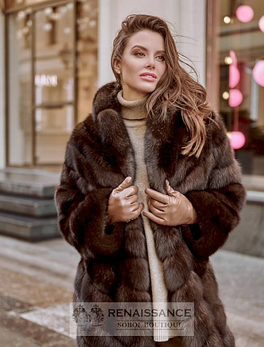 Элегантное пальто из баргузинского соболя