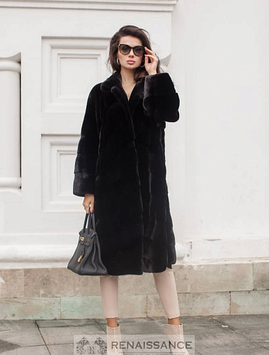 Стильное пальто из меха норки