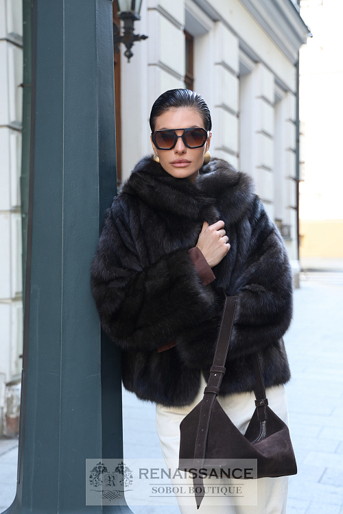 Жакет с капюшоном из цельного соболя