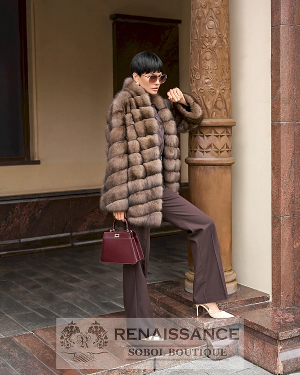 Трендовый жакет из светлого соболя