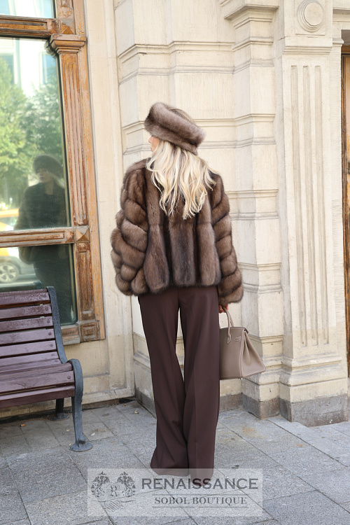 Полушубок из соболя в стиле ретро