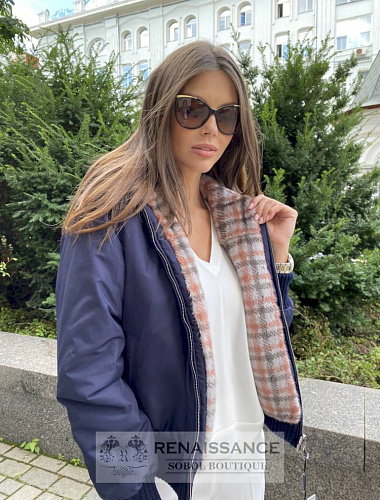 Стильная, двухсторонняя куртка с норкой