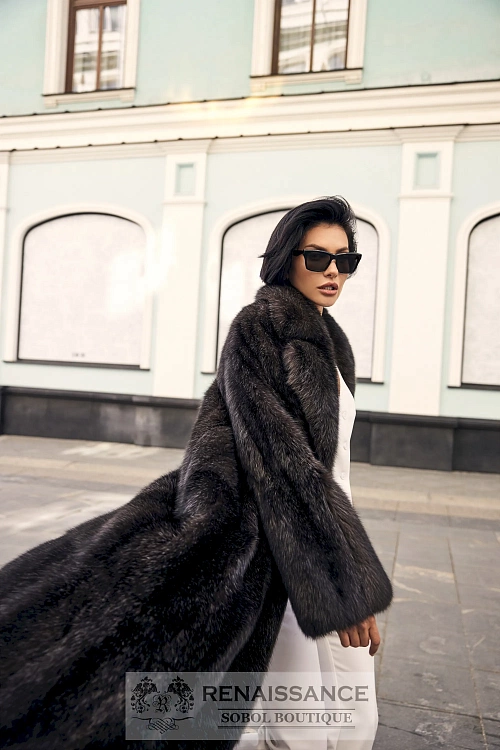 Длинное пальто из седого баргузинского соболя