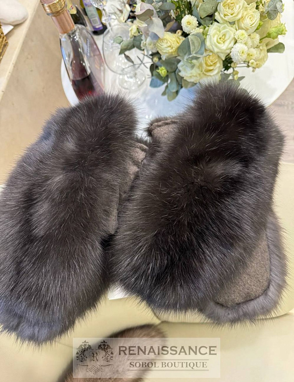 Варежки из натурального меха норки и соболя, Москва, 