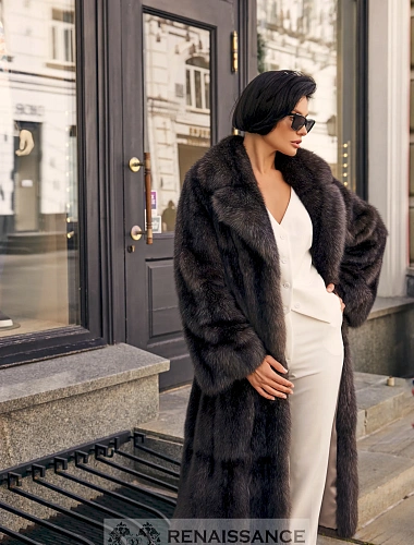 Длинное пальто из седого баргузинского соболя