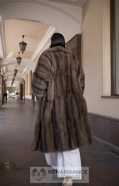 Шуба спорт-шик из цельного меха соболя