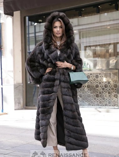 Роскошное манто из меха баргузинского соболя