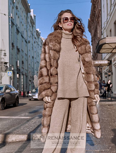 Элегантное пальто из меха баргузинского соболя