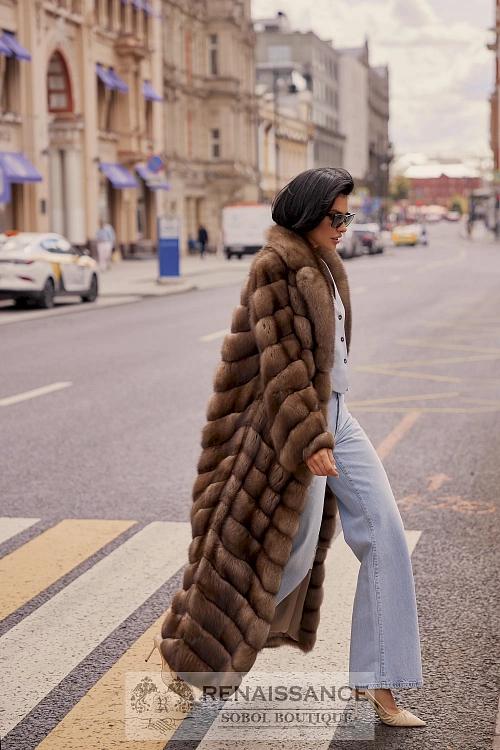 Пальто из баргузинского соболя с английским воротником в диагональной раскладке