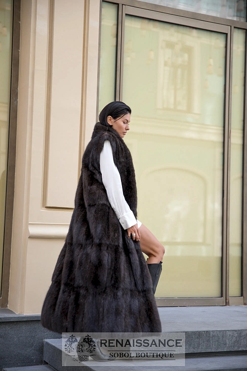 Длинный жилет из цельных шкурок соболя