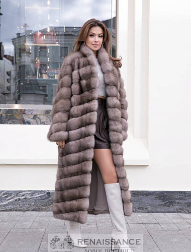 Стильное пальто из соболя
