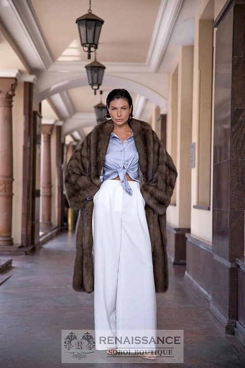 Шуба спорт-шик из цельного меха соболя