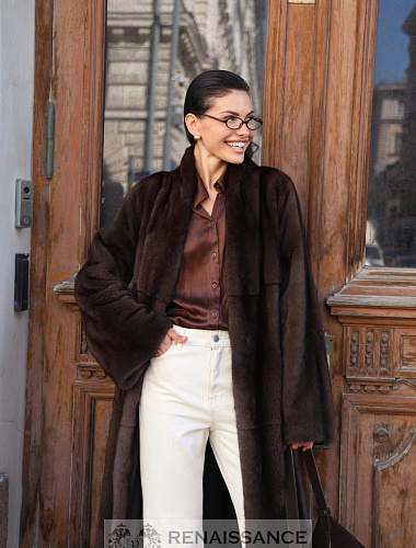 Классическая шуба из меха норки в цвете шоколад