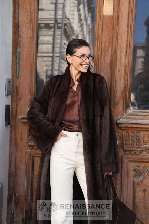 Классическая шуба из меха норки в цвете шоколад