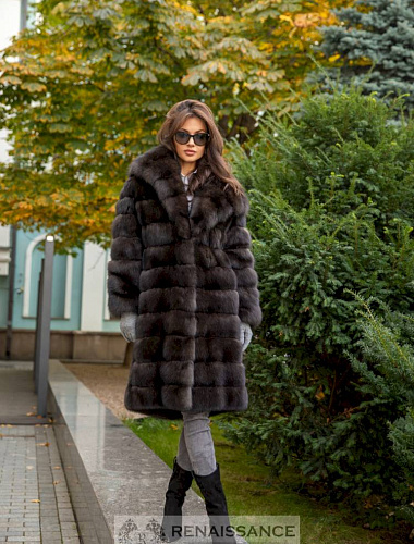 Универсальное пальто с капюшоном из меха соболя