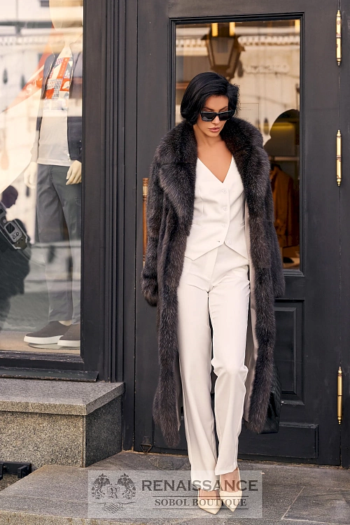 Длинное пальто из седого баргузинского соболя