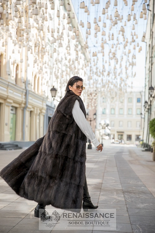 Длинный жилет из цельных шкурок соболя