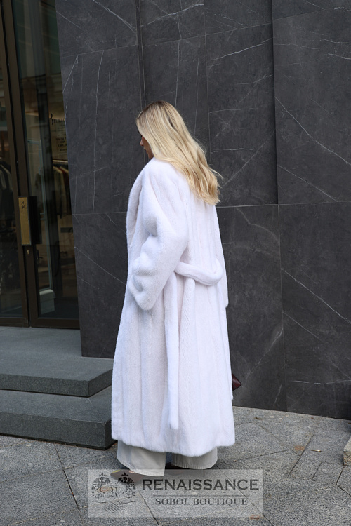 Элегантная шуба из меха норки